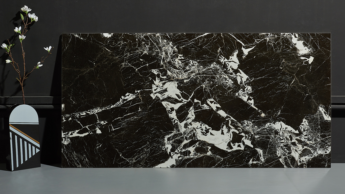 FFB75018 黑郁冰花